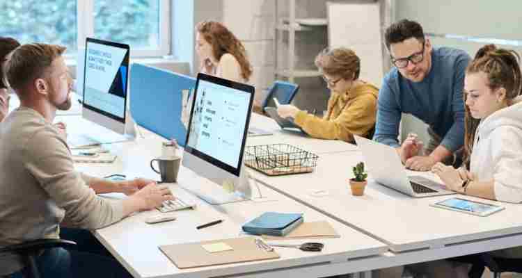 6 Cara untuk Menjaga Karyawan Anda Tetap Termotivasi