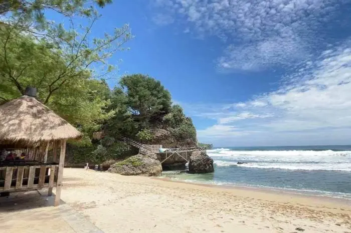 Wisata Pantai Slili di Jogja yang Eksotis