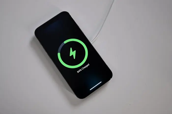 Tips Memperpanjang Umur Baterai iPhone Anda